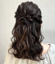 Hairstyles For Medium Length Hair For Engagement, Bridesmaid Hairstyles Mid Length Hair, Mid Hair Length Wedding Styles, Half Up For Shoulder Length Hair, Medium Length Hair Bridal Styles, Medium Hairstyle Bridesmaid, Wedding Guest Hairstyles Wavy Hair, Wedding Medium Length Hairstyles, Hairstyles For Prom Short Length