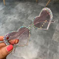 Bling Sunglasses, Festival Sunglasses, Rhinestone Sunglasses, Cute Sunglasses, Sunglasses Women Fashion, Shaped Sunglasses, Fashion Eye Glasses, Clear Glasses, Heart Shaped Sunglasses