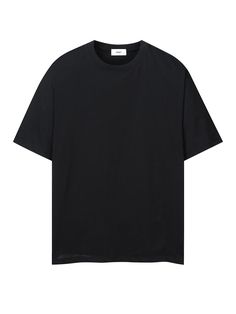 This is a comfortable and modern t-shirt that is made out of high quality cotton and polyester blend fabric. With design detail of minimal oversized silhouette and cool touch of the fabric suitable to wear for summer, it gives a trendy and refined look.- Oversized silhouette- Ribbed round neckline- Cool touch of fabric with high air permeability Oversized Silhouette, Mock Up, Oversized Tshirt, Black Tee, Black Tshirt, Cotton T Shirt, Round Neckline, 2 Pack, Design Details