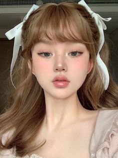 Weibo Hairstyle, Dou Yin Makeup, Makeup Asia, Doll Eye Makeup, Ethereal Makeup, Hair Tips Video, Ribbon Hairstyle, Doll Makeup, Cute Makeup Looks