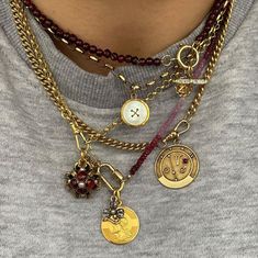 Vintage French Jewelry, Necklace Stacking Gold, Gold Necklace Stack, Red Necklaces, Maximalist Jewelry, Charm Necklace Diy, Accessories Inspiration, Necklace Stack, Necklaces Set