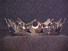 King And Queen Crowns, Sparkly Accessories, Hollywood Costume, Tiaras Jewellery, Metal Crown, Dragon Earrings, Fantasy Jewelry