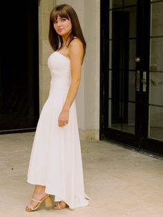 Get ready to say "I do" to our Miss White Midi Dress! This strapless flowy stunner features a high-low design and is just what you need for all your pre-wedding festivities as a Bride-to-Be! Product Description: Fit: Fits true to size Material: Self - 78% Polyester, 22% Spandex, Lining - 95% Polyester, 5% Spandex Payton (5'2) is wearing size Small. One-shoulder Midi Dress For Weddings And Prom, One Shoulder Midi Dress For Wedding And Prom Season, Flowy Strapless Prom Dress, Flowy Strapless Dress For Prom, Strapless Bridesmaid Dress For Summer Wedding, Strapless Summer Bridesmaid Dress, White Strapless Midi Prom Dress, Summer Strapless Bridesmaid Dress For Wedding, Strapless Midi Dress For Bridesmaid During Prom Season