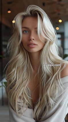 Sunkissed Hair Brunette, Dimensional Hair Color, Light Blonde Hair, Warm Blonde, Cute Box Braids Hairstyles, Low Lights Hair, Blonde Hair Looks, Women's Hairstyles, Hair Tutorials For Medium Hair