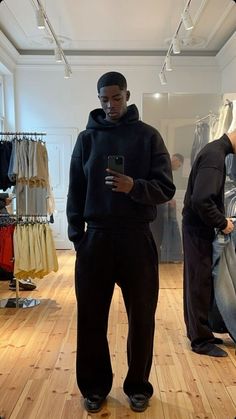 Men’s Black Sweatpants Outfit, Outfits For Boys Aesthetic, Black Drip Outfit Men, Clean Casual Outfits Men, Aesthetic Black Outfits Men, It Boy Outfit, Top Boy Aesthetic, Clean Men Aesthetic, Mens Sweatpants Outfit