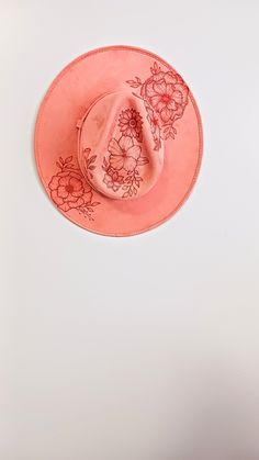 🔴 Note: Please pay attention to the size of the hat before  This is a stiff wide brim western hat in a super cute light peachy color. The Floral design goes diagonally across the top of the hat, with some simple florals under the brim. All hats are burned by hand by me and each design is unique. If you have any questions or want a custom hat feel free to reach out :) - Brim is 3 inches. - This hat is size Medium. It has an elastic band inside that fits 55cm-59cm head Circumference.  -The hat is Pink Curved Brim Western Sun Hat, Western Pink Sun Hat With Curved Brim, Western Style Pink Brimmed Sun Hat, Pink Western Sun Hat With Curved Brim, Pink Straw Hat With Curved Brim For Rodeo, Short Brim Felt Hat For Summer Country Events, Flat Brim Hats For Western-themed Spring Events, Country Style Felt Hat With Short Brim For Summer, Adjustable Fedora For Ranch Events In Spring