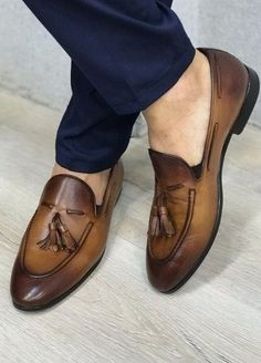 Brown Loafers Men, Best Sandals For Men, Mens Brown Loafers, Loafers Men Outfit, Suede Leather Shoes, High Ankle Boots, Brown Loafers, Brown Shoes, Loafers Style