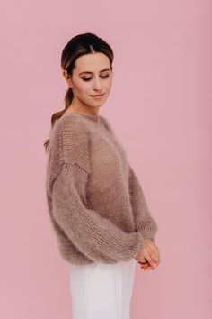 Alpaca Sweater Women. Fluffy Sweater. Alpaca Pullover. Beige alpaca sweater is one of the most popular and stylish wardrobe items that can be combined with any clothes, creating stylish autumn and winter looks. Alpaca wool sweater is an ideal solution over a winter holiday outfit so that you don't get cold. The bottom hem of the sweater has a special elastic band for your comfort and nice drapery. Sweater pullover made of alpaca / wool / polyamide yarn.  Content: 71% alpaca, 25% wool, 4% polyami Winter Holiday Outfits, Alpaca Wool Sweater, Beige Pullover, Fluffy Sweater, Alpaca Sweater, Holiday Outfit, Soft Sweater, Beige Sweater, Sweater Women