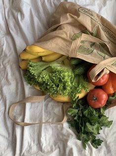 meal prep, healthy meal prep for the week, healthy eating, high protein meal prep, meal prep aesthetic vision board Healthy Girl, Green Juice, 5 Months, City Girl, Aesthetic Food, Healthy Habits, Fruits And Vegetables, Food Inspiration