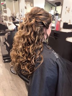 Curly Bridal Hair, Bridesmaid Hair Inspo, Underlights Hair, Curly Wedding Hair, Long Hair Wedding Styles, French Hair, Curly Girl Hairstyles, Hair Blog, Party Hairstyles