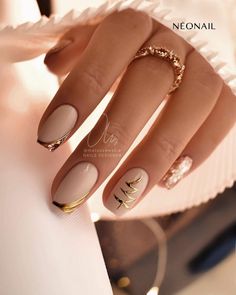 Nails With Gold, Festival Nails, New Year's Nails, Xmas Nails, Gold Nails, Holiday Nails