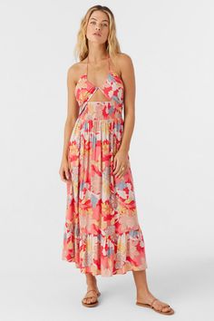 KYNLEE ANTALYA FLORAL MIDI DRESS Hawaii Outfits, Woman Weaving, Tier Skirt, Top Design, Fun Fashion, Halter Neckline, Floral Midi Dress, Have Some Fun, Antalya