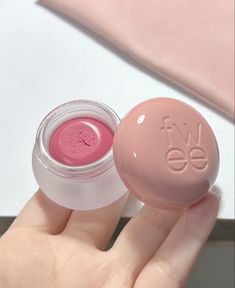 Free Lip Pudding, Free Pudding Pot, Korean Lips, Reference Board, Hello Kitty Themes, Wishlist 2024, Sweet Bakery, Makeup Game, Makeup Items