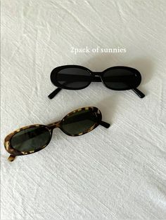 trendy sunglasses, simple Tiny Sunglasses Aesthetic, Aesthetic Sunglasses Pictures, Cool Girl Sunglasses, Cute Sunglasses Aesthetic, Old Money Sunglasses, Sunglasses Bride, Bride To Be Party, Pearl Sunglasses