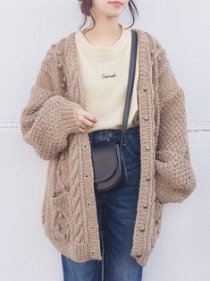 【最高気温18度】服装選びのポイント＆最新トレンドコーデ50選 | folk Korean Girl Fashion, Ulzzang Fashion, Kawaii Clothes, Korean Street Fashion, Korean Outfits, Winter Sweaters, Winter Fashion Outfits