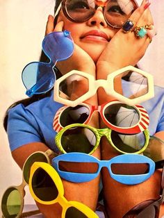 Shooting Photo, Vintage Eyewear, 60s Fashion, Mode Vintage, Photography Inspo, Eye Care, 70s Fashion, Sunglasses Vintage