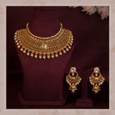 Choker Necklace Indian Gold, Indian Gold Choker, Gold Jewelry Fashion Necklace, Bridal Jewelry Necklace, New Gold Jewellery Designs, Indian Bridal Jewelry Sets