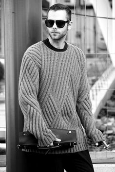 leauxnoir: Simone Monguzzi Knitting For Men, Men Knitwear, Mens Knitwear, Mens Fashion Sweaters, Knitwear Inspiration, Mens Fashion Editorial, Mens Fashion Casual Winter, Men's Knitwear, Mens Fashion Business