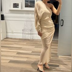 Gorgeous Chiffon Silk One Shoulder Gown. Flows On The Body Beautifully. High Quality. Worn Once And Dry Cleaned In Perfection Condition. Size Au 10 Us 6 One Shoulder Gown, Chiffon Gown, Dress First, The Body, One Shoulder, Chiffon, Size 6, Womens Dresses, Silk