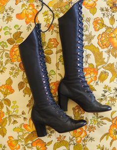 Out of this world vintage late 1960s leather gogo boots.  Made from a supple leather in a deep muted navy shade.  Tapered heel and lace up design with eyelets and hooks, original laces and leather soles.  Victoriana, medieval revival style evocative of the late 1960s era and psych scene.  Highly sought after and in excellent condition. LABEL: Paputsi of Greece FABRIC: Leather outer, leather interior (lined with fabric that appears to be man made) and leather soles. CONDITION: Great vintage condi 1960s Medieval Revival, 60s Medieval Revival, Medieval Revival, Tooling Patterns, Old Fashion Dresses, Gogo Boots, Late 1960s, Navy Lace, Vintage Boots