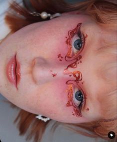 Full Face Makeup Art, Fantasy Make Up Ideas Creative, Make Up Artistique, Fantasy Makeup Ideas Creative, Creative Eye Makeup Design, Fantasy Eyeliner, Abstract Eye Makeup, Creative Eyeliner Looks, Graphic Eye Makeup