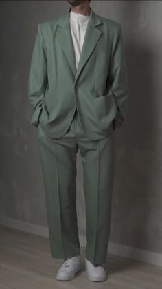 Suit Ideas For Men Prom, Green Formal Outfit Men, Green Suit Prom, Green Prom Suit, Prom Men Outfit Ideas, Prom Boys Outfit, Korean Men Suit, Graduation Outfit Ideas Men, Grad Suits