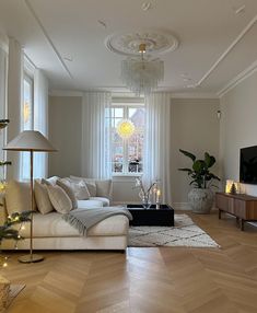 Christina Dueholm Classy Apartment Decorating Inspiration, Classy Apartment Decor, Classy House Interior, Cozy Minimalist Home, Classy Apartment, Stylish Living Room Ideas, Cozy Scandinavian, Classy Minimalist, Classy Living Room