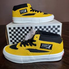 Vans Skate Half Cab Bruce Lee Black/Yellow Men Size 6.5, Equivalent To Women 8 Brand New With Tags. Box Has No Lid. Comes With An Extra Pair Of Laces. Bruce Lee Popcush Insole Removable Inserts Be Water My Friend Buy With Confidence! Almost Always Ships The Same Day Or Next. High-top Yellow Skate Shoes For Streetwear, Yellow High-top Skate Shoes For Streetwear, Yellow Skate Shoes With Rubber Sole For Streetwear, Urban Yellow Skate Shoes With Rubber Sole, Yellow Urban Skate Shoes With Rubber Sole, Urban Yellow Skate Shoes For Skateboarding, Yellow High-top Skate Shoes For Skateboarding, Sporty Yellow Vans Skate Shoes, Yellow Lace-up Skate Shoes For Streetwear