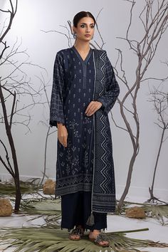 LSM Lakhany LG-ZH-0101-C Winter Cashmi Vool Prints Suit Fabric, Shalwar Kameez, Pakistani Outfits, Color Style, Best Brand, Online Printing, Charcoal Grey, Fabric Color, Clothing Brand