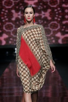 Jakarta Fashion Week, Indonesian Batik, Fashion 2020, Unique Outfits