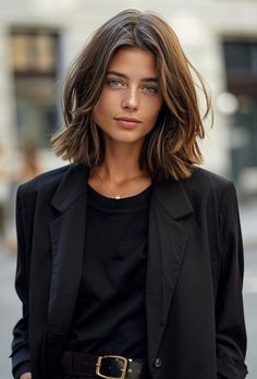 Short Medium Hairstyle Women Layers, Medium Short Haircut With Layers, Women’s Hair Styles 2024 Medium, Short Haircut Long Layers, Short Hairstyle Women Straight Fine Hair, Straight Hair Shoulder Length Haircuts, Angled Shoulder Length Hair, Mid Length Medium Brown Hair, Haircut For 30s Woman