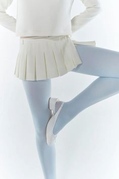 White Mary Janes Outfit, Blue Tights Outfit, Colorful Tights, Blue Stockings, Blue Tights, Tights Outfit, Mode Inspiration