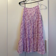 Never Worn Casual Spring Sundress With Flowy Skirt, Casual Flowy Sundress For Spring, Casual Flowy Spring Sundress, Casual Flowy Mini Dress For Spring, Casual Mini Dress With Flowy Skirt For Spring, Flowy Sundress For Day Out, Forever 21 Spring Dress, Forever 21 Casual Spring Dress, Flowy Knee-length Sundress