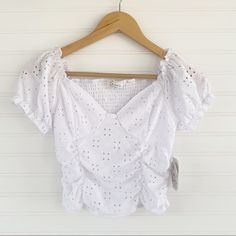 Forever 21 Jolie & Joy White Sweetheart Blouse Size S Nwt Brand New, Never Worn Tagged As Size Small Flirty Fitted Top For Brunch, Flirty Top For Brunch, Flirty Fitted Short Sleeve Blouse, Cute Fitted Spring Blouse, Cute Fitted Blouse For Spring, Flirty Puff Sleeve Tops For Spring, Cute Fitted Tops For Brunch, Flirty White Cotton Tops, Cute Fitted Blouse For Brunch