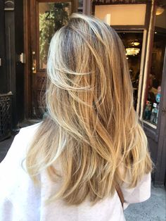 medium length long layered blonde haircut Blonde Shoulder Length Hair With Layers Straight, Mid Length Hair With Layers Highlights, Medium Blonde Hair Highlights, Blond Mid Length Hair With Layers, Blonde Midlength Haircuts, Layered Hair Inspo Medium Length, Golden Blonde Layered Hair, Lightly Layered Hair Medium, Medium Length Haircut With Layers Blonde