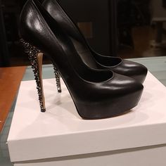 Gorgeous Casadei Heels With Platform Casadei Heels, Heels With Platform, Platform Heels, Shoes Women Heels, Black Silver, Shoes Heels, Women Shoes, Heels, Silver