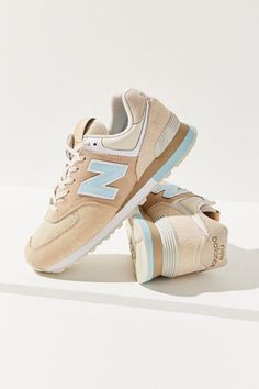 Retro Surf, New Balance 574, Retro Sneakers, New Balance Shoes, Trendy Shoes, Fashion Mode, Designer Heels