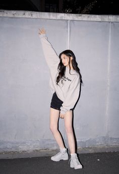 Korean Shorts Outfit, Outfit For Short Girl, Lin Yun, Korean Casual Outfits, Style Korea, Let's Dance, Korean Girl Fashion, Causual Outfits