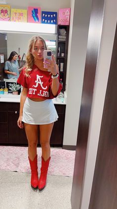 Alabama Gameday Outfit Black Women, Alabama Gameday Outfit For Moms, What To Wear To Alabama Football Game, Red And White Summer Outfit, Alabama Tailgate Outfit, Cute College Football Game Outfit, Game Day College Outfit