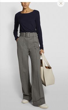 Bateau Neckline Top, Grey Wide Leg Pants Outfit, Wide Leg Pants Outfit, Looks Jeans, Colour Combinations Fashion, Beige Dress, Travel Outfits, Grey Outfit, Work Style