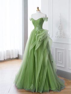 Green Long Prom Dress, Prom Dress Green, Book Fashion, Formal Dresses Graduation, Prom Inspo, Graduation Party Dresses, Green Prom, Green Tulle, Dresses Green