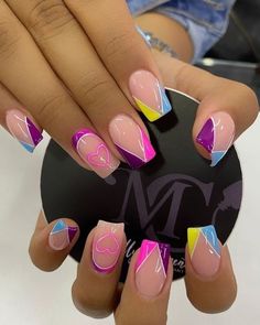 Nails Primavera 2022, Cute Neon Nails Short, Neon Nails Designs Short, Nails Design Neon, Short Glam Nails, Short Coffin Nail Ideas, Dope Nail Designs Short, Short Neon Nails, Neon Nails Acrylic