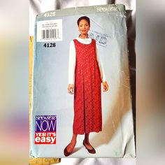 a woman's dress sewing pattern in the shape of a women's dress