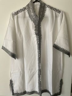 Handmade Moroccan Unisex short sleeves Kaftan  Size Small Traditional Fitted Kaftan With Short Sleeves, White Fitted Cotton Kaftan, Spring Cotton Kurta With Short Sleeves, White Short Sleeve Kimono For Vacation, White Short Sleeve Tunic For Vacation, Fitted Short Sleeve Tunic For Beach, Fitted Short Sleeve Summer Kaftan, Traditional Short Sleeve Summer Kurta, Traditional White Short Sleeve Tunic