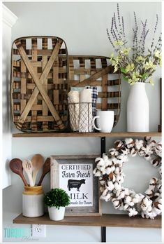 DIY Shelving Diy Farmhouse Decorating Ideas, Traditional Farmhouse Decor, Farmhouse Design Ideas, Farmhouse Baskets, Farmhouse Shelves Decor, Diy Farmhouse Decoration, Farmhouse Basket, Diy Home Decor For Apartments, Kitchen Wall Shelves