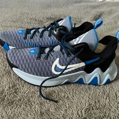 Giannis Immortality Basketball Shoes. New With Tags In Box Mens Size 9 Womens Size 10.5. Giannis Immortality, Vapormax 2019, Nike Air Monarch, Nike Air Vapormax Plus, Mens Training Shoes, Golf Shoes Mens, Green Sneakers, Nike Boy, Volleyball Shoes