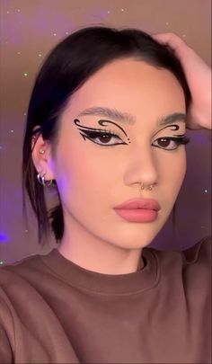 Drawing Eyeliner, Teknik Makeup, Cute Eye Makeup, Graphic Makeup, Rave Makeup, Swag Makeup, Eye Makeup Pictures, Smink Inspiration, Dope Makeup