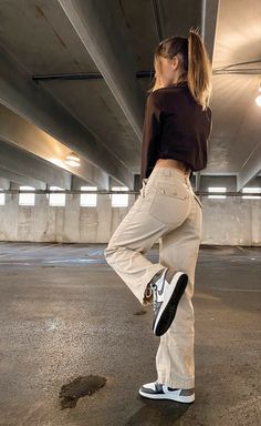 Nike Blazer Outfit, Moda Grunge, Brown Outfit, Parking Garage, Streetwear Fashion Women, Indie Outfits, Inspired Outfits