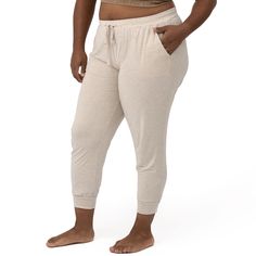 These lightweight, stretchy, and super-soft lounge and pajama pants will keep you comfy and cute around the clock, whether you’re out with friends or cuddling your new baby at home. The adjustable drawstring waistband makes them ideal throughout your entire pregnancy and beyond; wear them at your waist or under your bump for the perfect fit. Plus, the pockets make these versatile joggers even more mom-friendly - finally a place for your phone and the pacifier! - and the tapered cut at the ankles Cluster Feeding, Best Joggers, Second Pregnancy, I'm Pregnant, Motherhood Journey, Pregnancy Wardrobe, Baby Swimming, First Pregnancy, Baby Colors