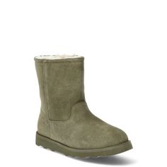 Searching for a trendy boot for chilly weather? Look no furtherTime and Trus Cozy Boots are an ultra-stylish and easy-wearing pick youll love slipping on as temps begin to dip. Crafted in a genuine suede upper and thoughtfully lined in soft faux fur that helps keep your feet comfortably wrapped in warmth all day long. Perfect for both indoor and outdoor activities, these cozy boots are sure to become an instant favorite in your cold-weather wardrobe. Only at Walmart. Size: 8.  Color: Green.  Gen Cozy Boots, Trendy Boots, Chilly Weather, Suede Boots, Cold Weather, Outdoor Activities, Clothing And Shoes, Womens Boots, Faux Fur